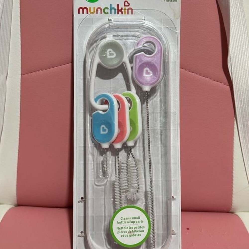 Munchkin Bottle Brush Set - Purple, Pink, Green, White, purple